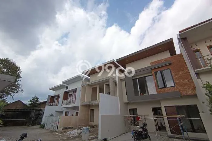 For Sale Rumah 3 Kamar Lokasi Strategis Bagus dan Strategis di Sleman For Sale Rumah 3 Kamar Lokasi Strategis Bagus dan Strategis di Sleman