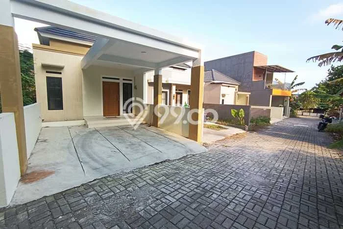 Rumah Minimalis 2 Kamar LT 121m2 di Jombor Rumah Minimalis 2 Kamar LT 121m2 di Jombor
