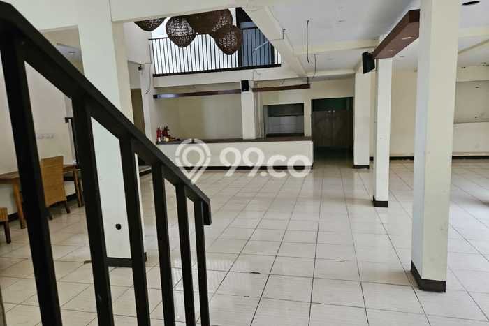 AREA BERKEMBANG! Komersial Disewakan Kawasan Buah Batu, Luas 600m², Siap Operasional AREA BERKEMBANG! Komersial Disewakan Kawasan Buah Batu, Luas 600m², Siap Operasional