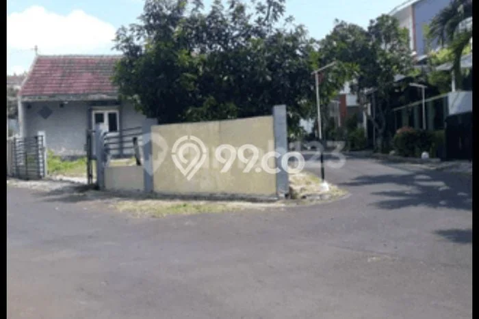 Hunian Impian Keluarga! Rumah Mewah area Banyumanik, Semarang, LT 186m2m² Bangunan 69m2m² Hunian Impian Keluarga! Rumah Mewah area Banyumanik, Semarang, LT 186m2m² Bangunan 69m2m²