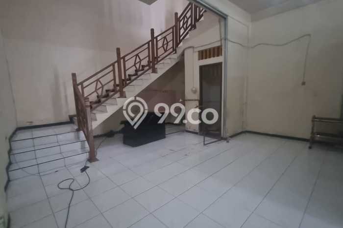 Lokasi strategis! Rumah siap pakai disewakan di Semarang Tengah LB 200m2 Lokasi strategis! Rumah siap pakai disewakan di Semarang Tengah LB 200m2