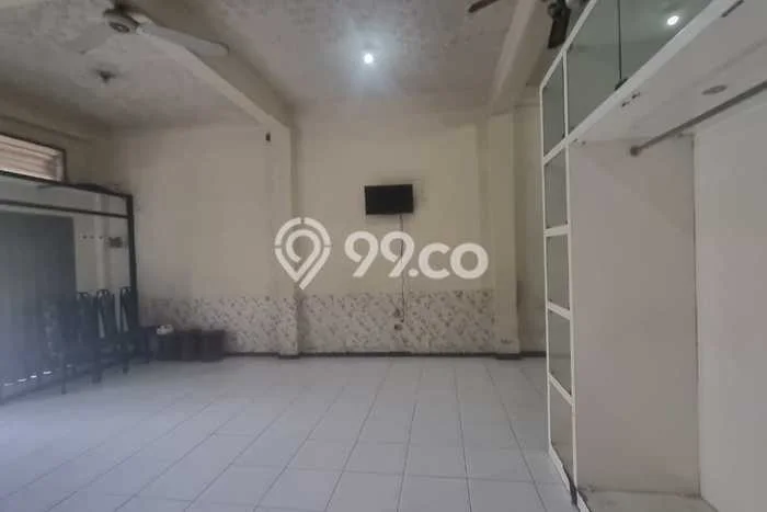 Lokasi strategis! Rumah siap pakai disewakan di Semarang Tengah LB 200m2 Lokasi strategis! Rumah siap pakai disewakan di Semarang Tengah LB 200m2