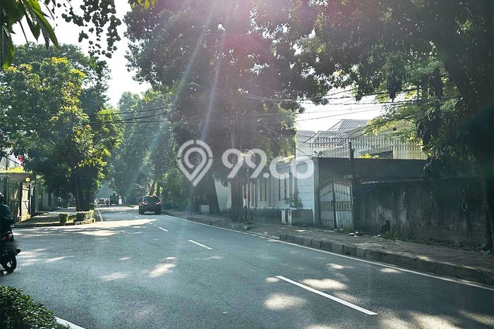 Siap Huni Hunian Elit 5 Kamar di Menteng Dekat ke Mana Pun Siap Huni Hunian Elit 5 Kamar di Menteng Dekat ke Mana Pun