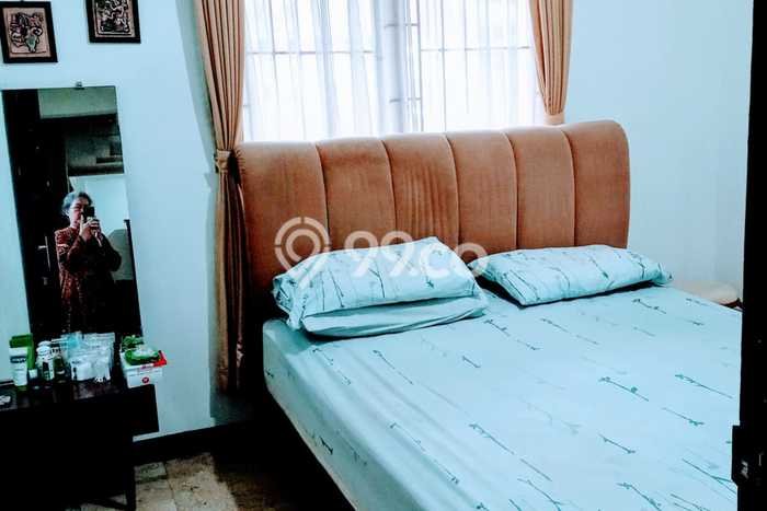 Hunian Elit LB 255m2 Siap Pakai Desain Elegan di Bintaro, Tangerang Selatan Hunian Elit LB 255m2 Siap Pakai Desain Elegan di Bintaro, Tangerang Selatan