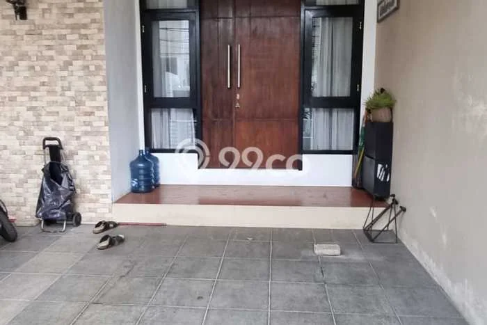 Rumah Strategis Minimalis Lb 90m2 di Ciputat Timur, Tangerang Selatan Rumah Strategis Minimalis Lb 90m2 di Ciputat Timur, Tangerang Selatan