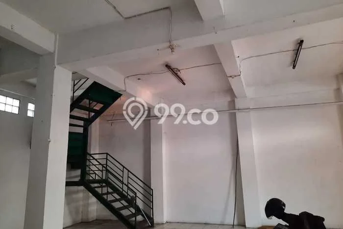 Rumah Bagus Siap Huni Di Tangerang Luas 380m2 Lokasi Strategis Rumah Bagus Siap Huni Di Tangerang Luas 380m2 Lokasi Strategis