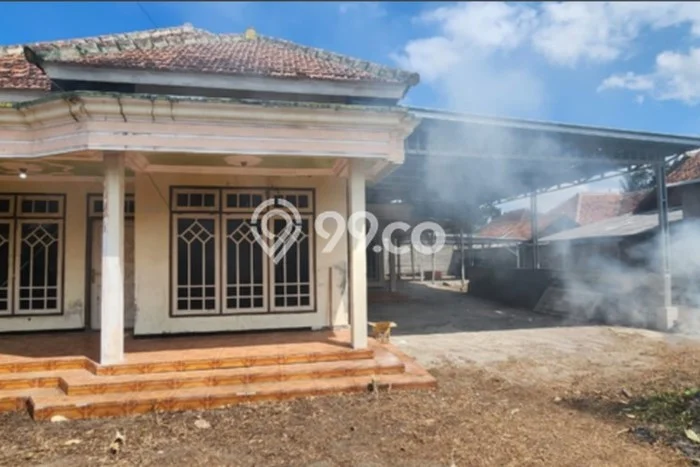 Jual Rumah Bagus Siap Huni LB 214m2 di Bangorejo, Banyuwangi Jual Rumah Bagus Siap Huni LB 214m2 di Bangorejo, Banyuwangi