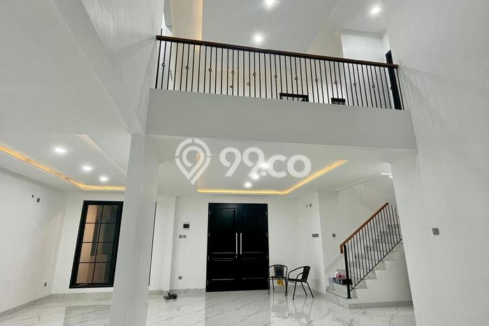 Hunian Mewah Siap Huni LT 180m2 di BSD, Tangerang Selatan Hunian Mewah Siap Huni LT 180m2 di BSD, Tangerang Selatan