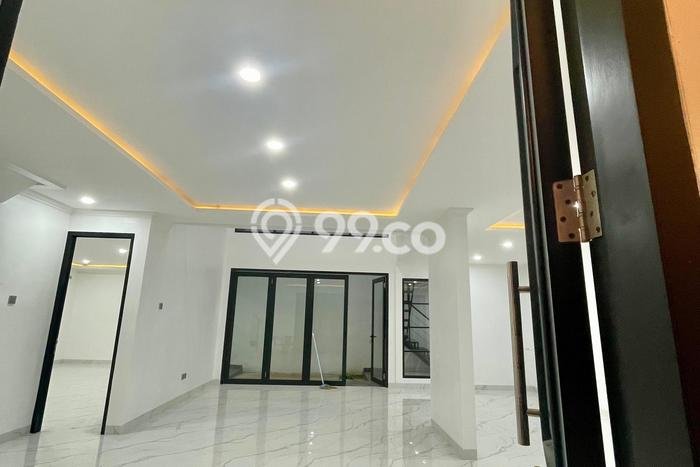 Hunian Mewah Siap Huni LT 180m2 di BSD, Tangerang Selatan Hunian Mewah Siap Huni LT 180m2 di BSD, Tangerang Selatan
