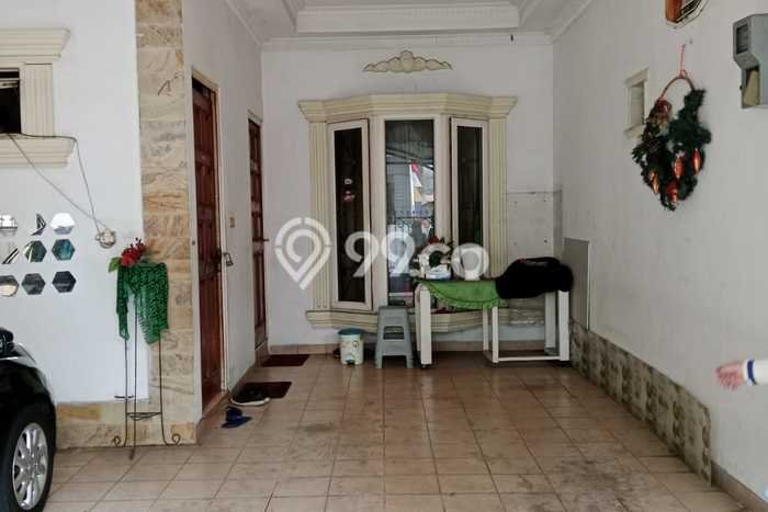 Rumah Luxury Modern Tanpa Renovasi di Senayan Jakarta Selatan Rumah Luxury Modern Tanpa Renovasi di Senayan Jakarta Selatan