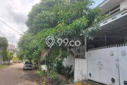 Rumah Mewah Dijual LT 450m2 di Simprug Garden, Jakarta Selatan Rumah Mewah Dijual LT 450m2 di Simprug Garden, Jakarta Selatan