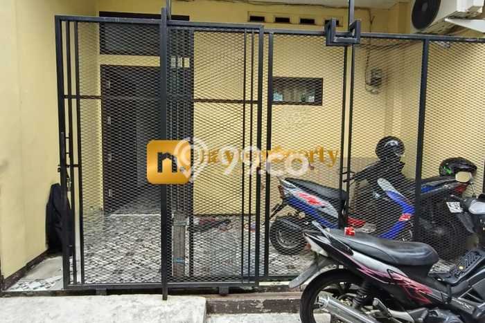 Kost Dijual di Cipinang dengan 5 KT dan Luas 126m2 Kost Dijual di Cipinang dengan 5 KT dan Luas 126m2