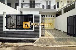 Hunian Mewah Siap Huni LT 168m2 di Pejaten, Jakarta Selatan Hunian Mewah Siap Huni LT 168m2 di Pejaten, Jakarta Selatan