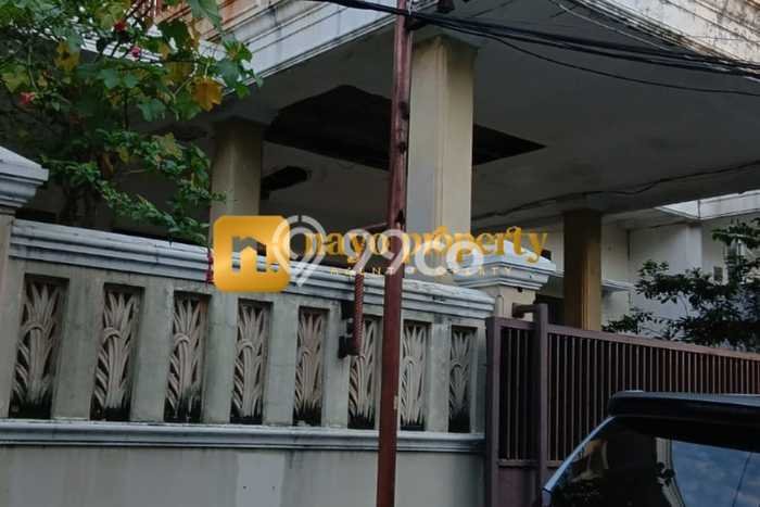 Jual Rumah Mewah Elegan Dengan View Cantik di Setu, Jakarta Timur Jual Rumah Mewah Elegan Dengan View Cantik di Setu, Jakarta Timur
