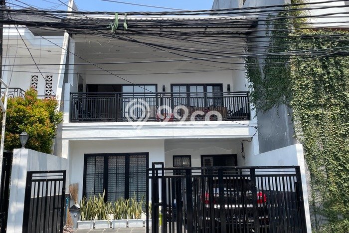 Jual Rumah Mewah Megah Dengan View Eksklusif di Pondok Indah, Jakarta Selatan Jual Rumah Mewah Megah Dengan View Eksklusif di Pondok Indah, Jakarta Selatan