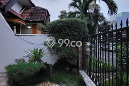 Disewakan! Rumah 3 Kamar Tidur &
2 Kamar Mandi di Gading Serpong, Tangerang Disewakan! Rumah 3 Kamar Tidur &
2 Kamar Mandi di Gading Serpong, Tangerang