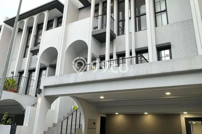 Disewakan Rumah Harga Terjangkau di Gading Serpong Tangerang dengan 4 Kamar Tidur Disewakan Rumah Harga Terjangkau di Gading Serpong Tangerang dengan 4 Kamar Tidur