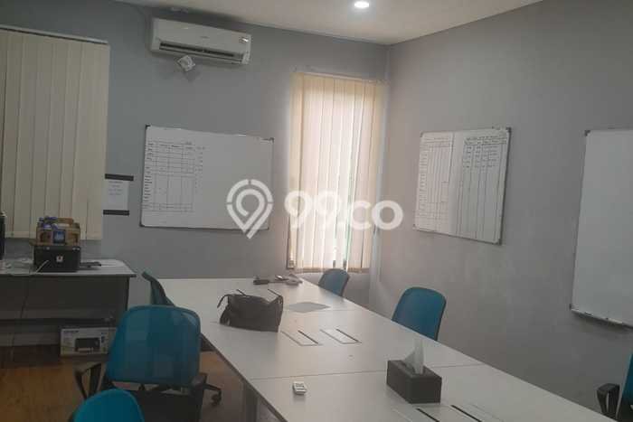 LOKASI PREMIUM! Ruko di , Luas 80m2m², Jalan Utama, Area Bisnis LOKASI PREMIUM! Ruko di , Luas 80m2m², Jalan Utama, Area Bisnis