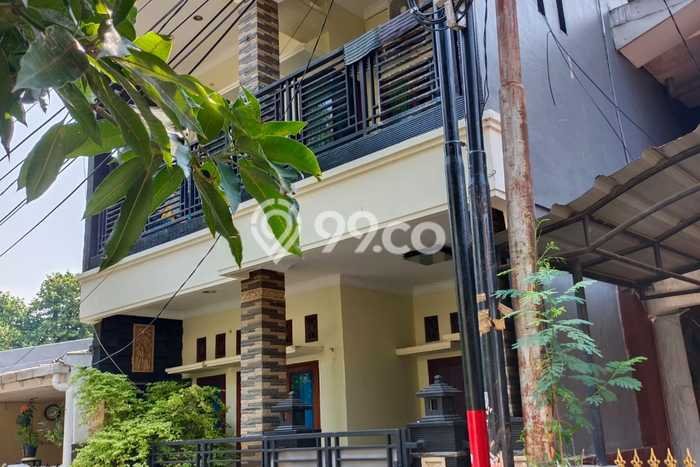 For Sale Hunian Rumah Nyaman 4 Kamar di Klender, Jakarta Timur For Sale Hunian Rumah Nyaman 4 Kamar di Klender, Jakarta Timur