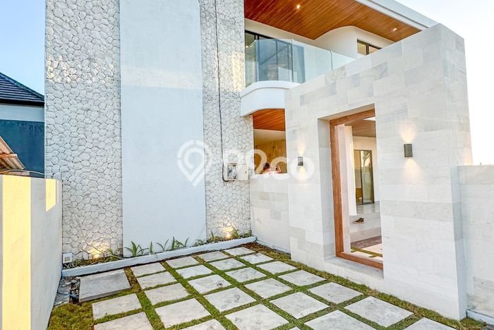 Rumah Luxury di Badung Lokasi Strategis Kondisi Baik Rumah Luxury di Badung Lokasi Strategis Kondisi Baik