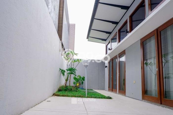 Rumah Mewah Siap Huni LT 305m2 di Denpasar Barat, Denpasar Rumah Mewah Siap Huni LT 305m2 di Denpasar Barat, Denpasar