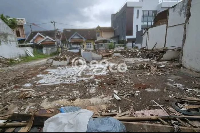 Lahan Dijual Lokasi Strategis di Malang dengan Luas 319m2 Lahan Dijual Lokasi Strategis di Malang dengan Luas 319m2