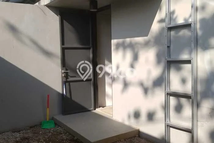 Gudang Disewakan di Kawasan Ramai BSD, Tangerang Selatan Gudang Disewakan di Kawasan Ramai BSD, Tangerang Selatan
