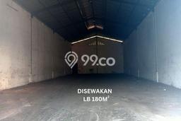 Gudang Disewa di Tangerang dengan LB 180m2 Area Komersial Ramai Gudang Disewa di Tangerang dengan LB 180m2 Area Komersial Ramai