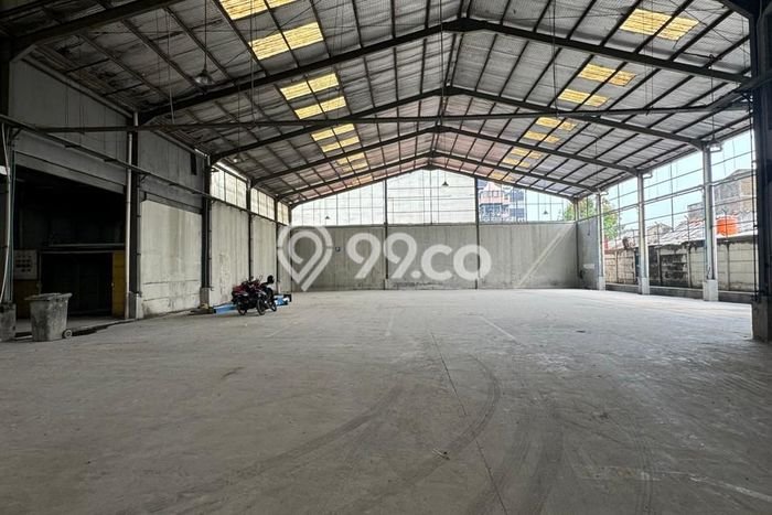 Gudang Favorit Dijual di Kebayoran Lama Jakarta Selatan Kawasan Pusat Bisnis Gudang Favorit Dijual di Kebayoran Lama Jakarta Selatan Kawasan Pusat Bisnis