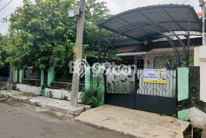 Rumah Modern Minimalis 4 Kamar Siap Huni di Solo Baru Rumah Modern Minimalis 4 Kamar Siap Huni di Solo Baru