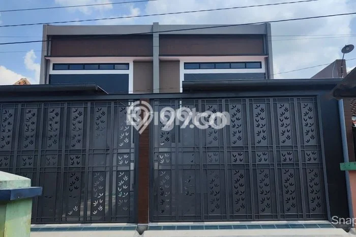 Hunian Cantik Modern Lb 130m2 di Solo Baru, Solo Hunian Cantik Modern Lb 130m2 di Solo Baru, Solo