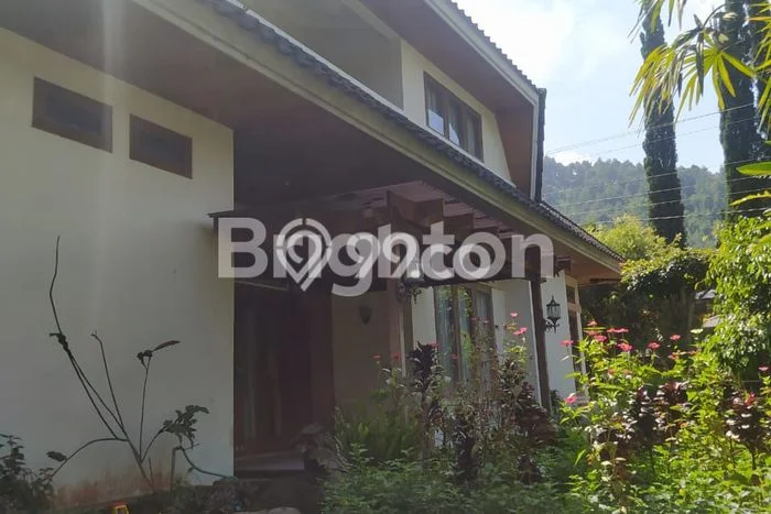 Vila di Tawangmangu, Luas 738m2m², Akses ke transportasi umum Vila di Tawangmangu, Luas 738m2m², Akses ke transportasi umum
