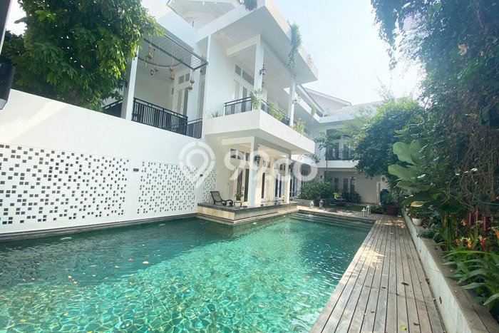 Rumah Elit LB 2000m2 Siap Pakai Desain Elegan di Kemanggisan, Jakarta Barat Rumah Elit LB 2000m2 Siap Pakai Desain Elegan di Kemanggisan, Jakarta Barat