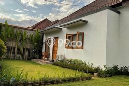 For Sale! Premium House LT 355m2 Desain Modern di Pering For Sale! Premium House LT 355m2 Desain Modern di Pering