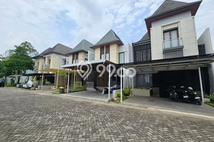Siap Huni Rumah Mewah 5 Kamar di Sleman Dekat ke Mana Pun Siap Huni Rumah Mewah 5 Kamar di Sleman Dekat ke Mana Pun