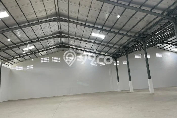 Gudang Disewa di Semarang dengan LB 3605m2 Area Komersial Ramai Gudang Disewa di Semarang dengan LB 3605m2 Area Komersial Ramai