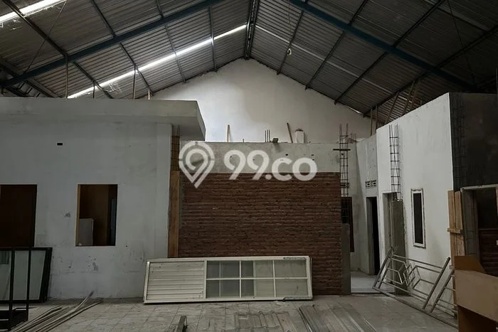 For Rent Gudang Area Komersial Kawasan Kepanjen, Luas 351m², Siap Usaha For Rent Gudang Area Komersial Kawasan Kepanjen, Luas 351m², Siap Usaha