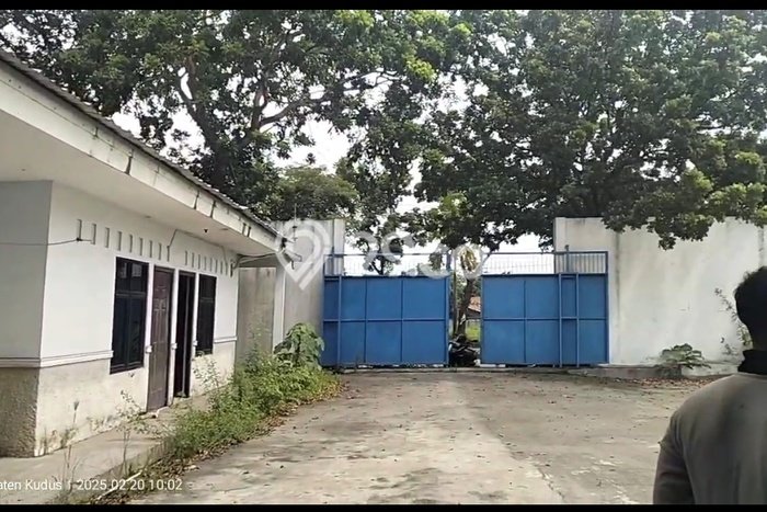 Unit Gudang Disewa Lokasi Kudus, Kabupaten Kudus Spesifikasi Luas Bangunan 700m2 Unit Gudang Disewa Lokasi Kudus, Kabupaten Kudus Spesifikasi Luas Bangunan 700m2