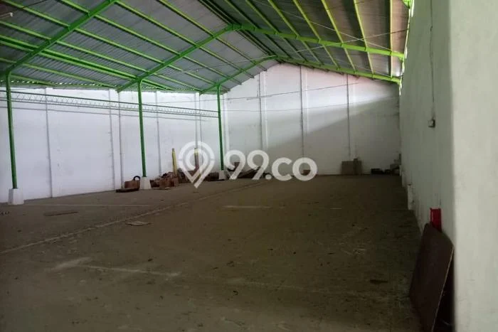 For Rent Gudang Kawasan Madiun, Luas 1000m², Area Strategis, Ready Pakai For Rent Gudang Kawasan Madiun, Luas 1000m², Area Strategis, Ready Pakai