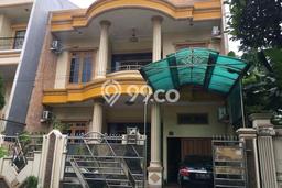 Dijual Rumah Luas Megah Dengan View Eksklusif di Taman Palem, Jakarta Barat Dijual Rumah Luas Megah Dengan View Eksklusif di Taman Palem, Jakarta Barat