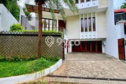 Rumah Luxury Modern Tanpa Renovasi di Pondok Indah Jakarta Selatan Rumah Luxury Modern Tanpa Renovasi di Pondok Indah Jakarta Selatan