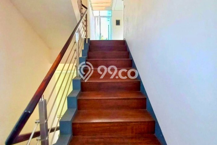 Disewakan Rumah Nyaman LT 275m2 / LB 450m2 di Senopati, Jakarta Selatan Disewakan Rumah Nyaman LT 275m2 / LB 450m2 di Senopati, Jakarta Selatan