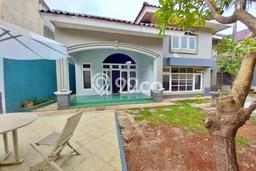Ready to Use! Premium House LT 502m2 Desain Modern di Pejaten Ready to Use! Premium House LT 502m2 Desain Modern di Pejaten