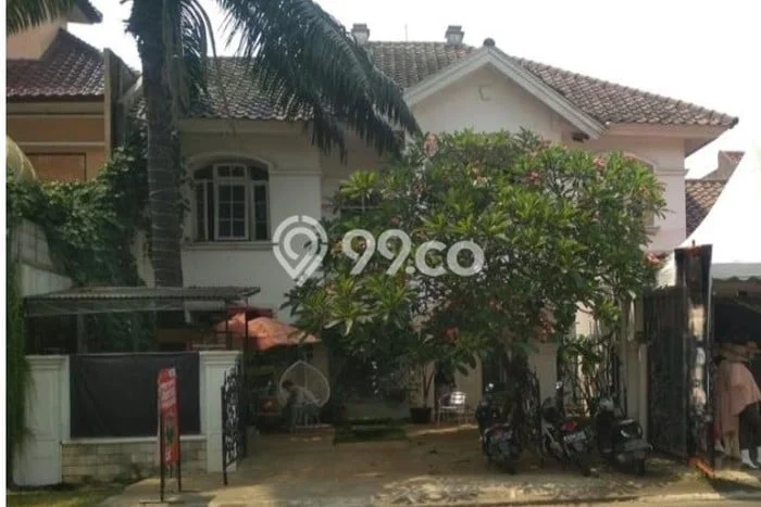 Rumah Mewah Siap Huni LT 375m2 di Pamulang, Tangerang Selatan Rumah Mewah Siap Huni LT 375m2 di Pamulang, Tangerang Selatan