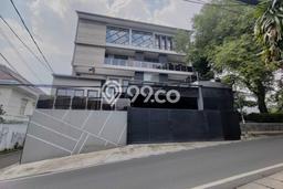 Ready to Use! Luxury House LT 326m2 Desain Elegan di Kemang Ready to Use! Luxury House LT 326m2 Desain Elegan di Kemang