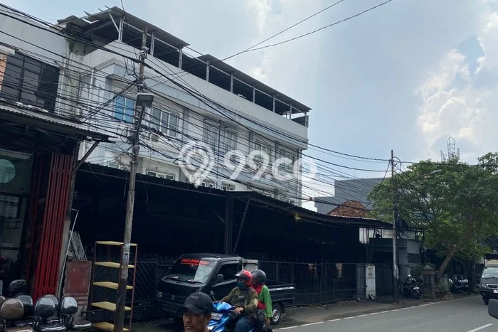 Unit Ruko Dijual di Jakarta Selatan LT 351m2 & LB 570m2 Unit Ruko Dijual di Jakarta Selatan LT 351m2 & LB 570m2