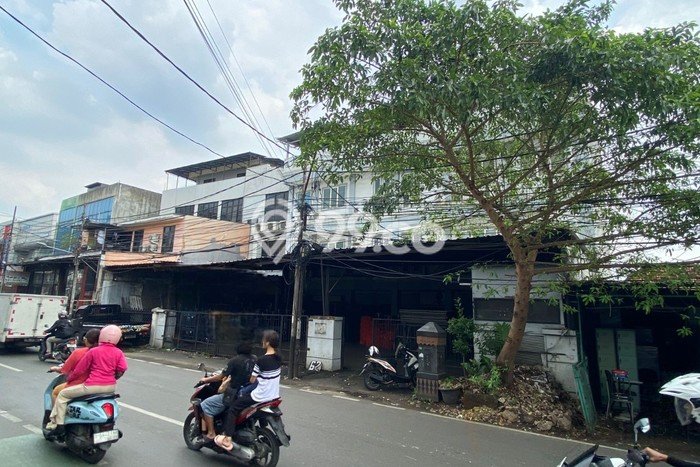 Unit Ruko Dijual di Jakarta Selatan LT 351m2 & LB 570m2 Unit Ruko Dijual di Jakarta Selatan LT 351m2 & LB 570m2