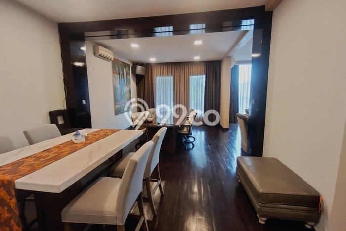 Ready to Use! Luxury House LT 326m2 Desain Elegan di Kemang Ready to Use! Luxury House LT 326m2 Desain Elegan di Kemang