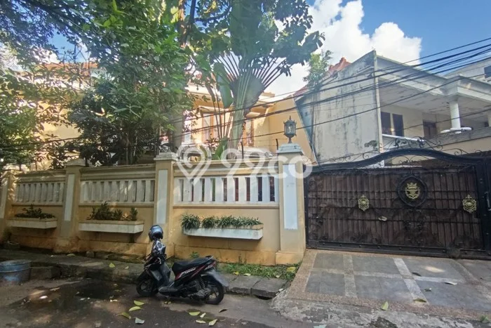 Rumah Luxury Modern Tanpa Renovasi di Pegangsaan Jakarta Pusat Rumah Luxury Modern Tanpa Renovasi di Pegangsaan Jakarta Pusat