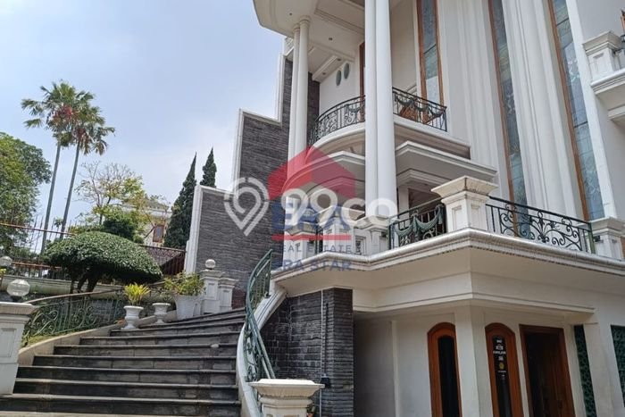 Hunian Mewah LB 1392m2 Siap Pakai Desain Elegan di Bandung Barat, Bandung Hunian Mewah LB 1392m2 Siap Pakai Desain Elegan di Bandung Barat, Bandung